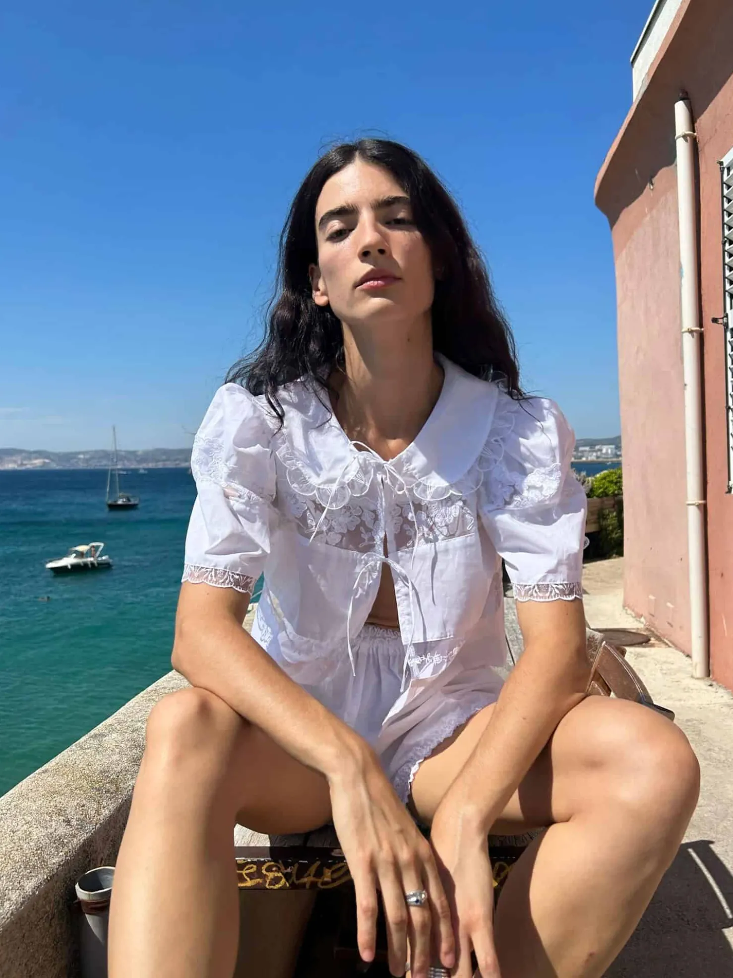 MaisonCléo Blouses|Tops>Blouse délicate en coton blanc et dentelle de Calais roses avec col
