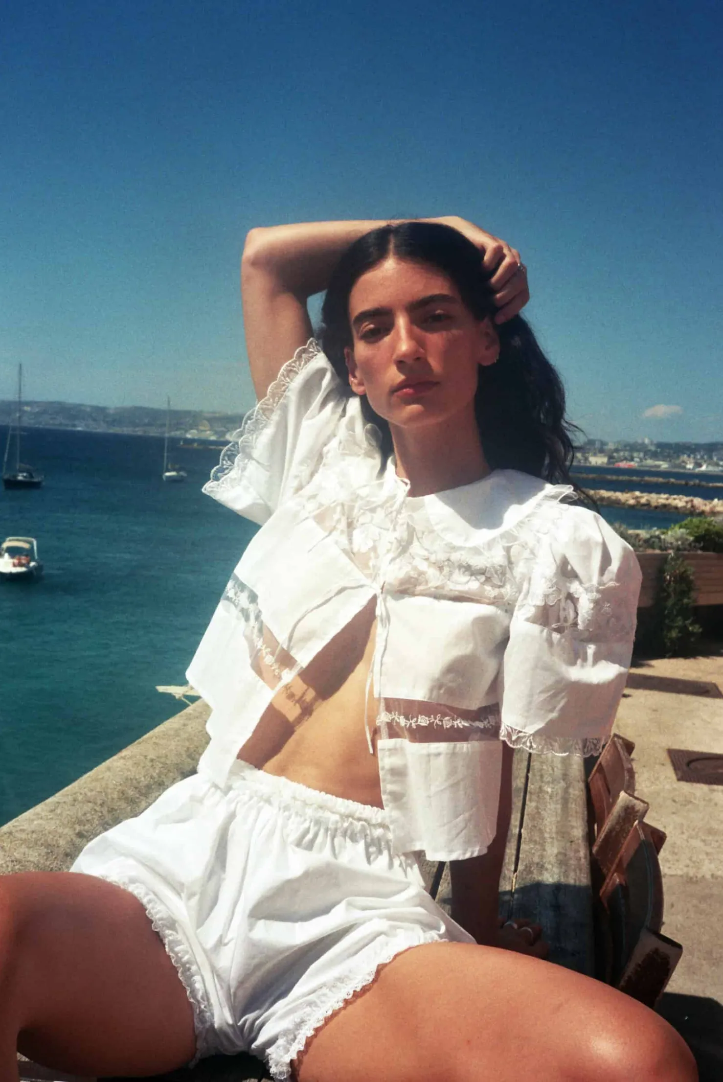MaisonCléo Blouses|Tops>Blouse délicate en coton blanc et dentelle de Calais roses avec col