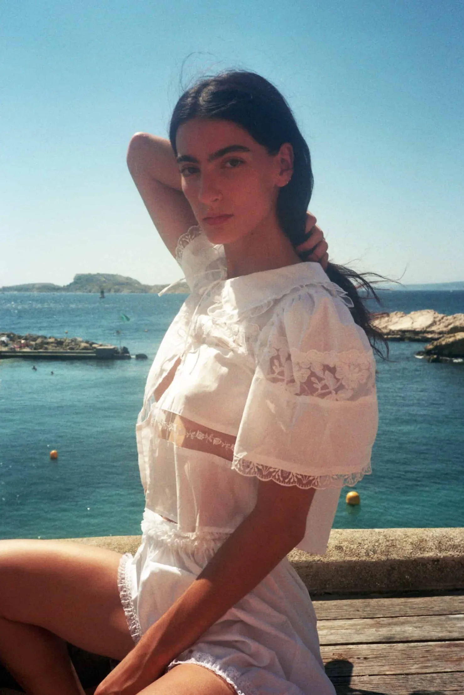 MaisonCléo Blouses|Tops>Blouse délicate en coton blanc et dentelle de Calais roses avec col