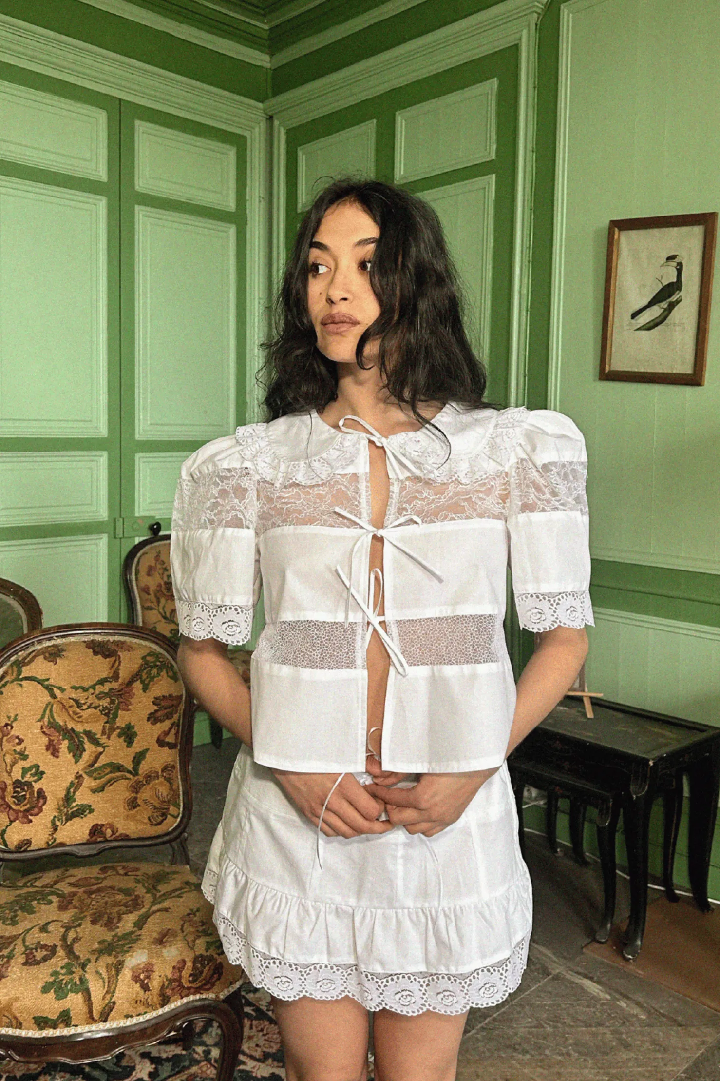 MaisonCléo Blouses|Tops>Blouse délicate en coton noir et dentelle de Calais roses avec col VI