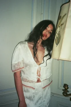 MaisonCléo Blouses>Blouse en soie ivoire texturée avec dentelles VANESSA