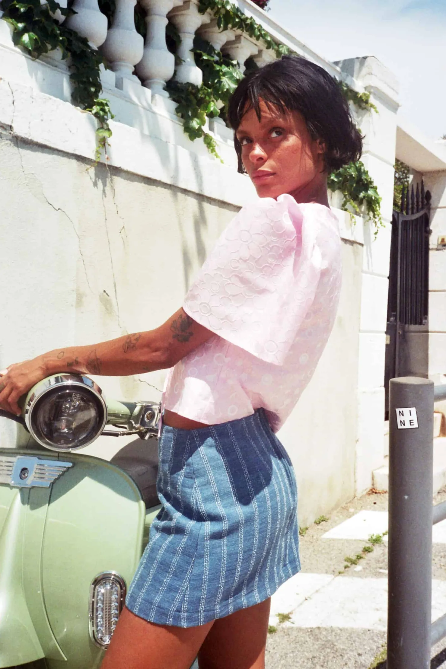 MaisonCléo Blouses>Blouse fleurie rose ton-sur-ton en soie VANESSA
