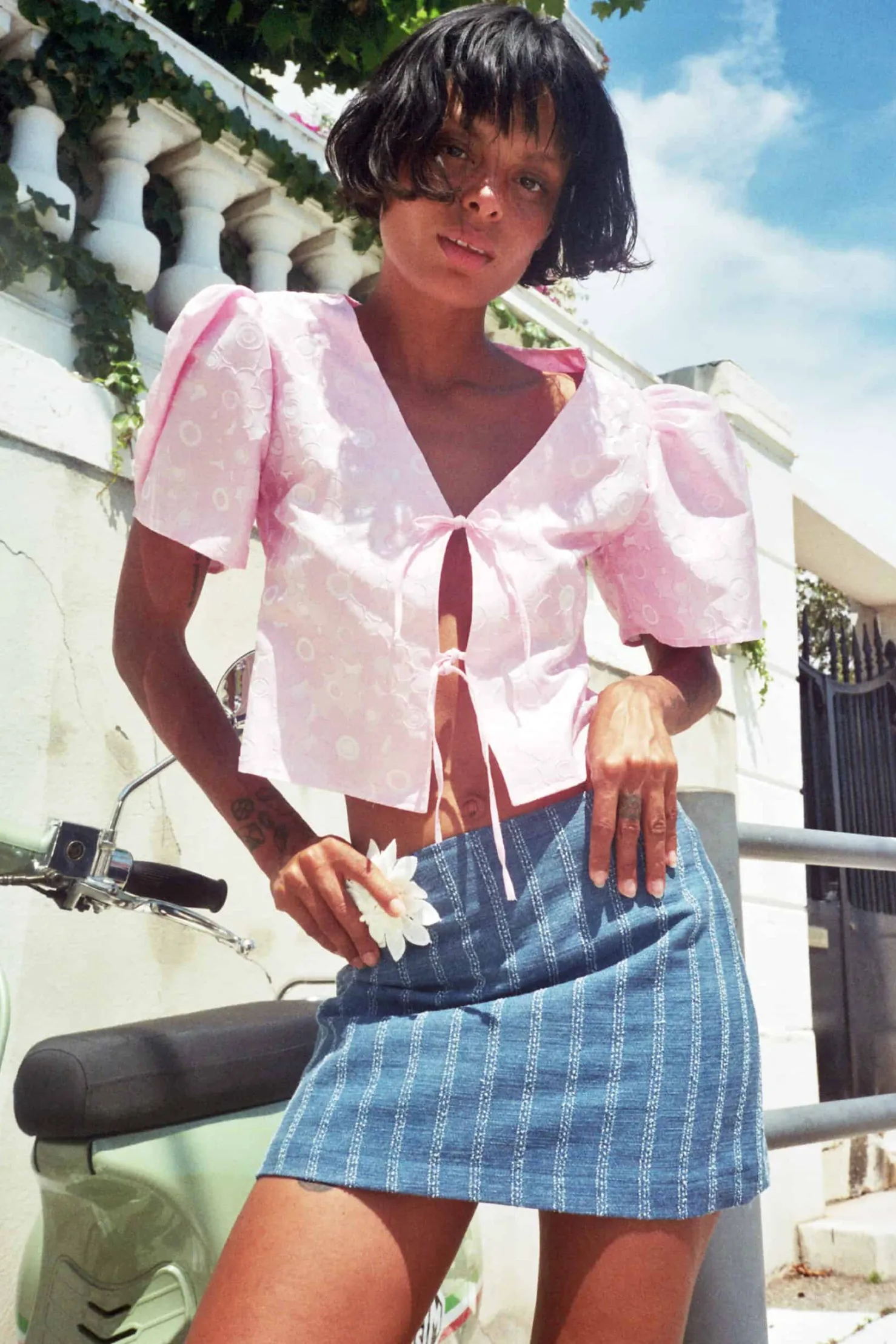 MaisonCléo Blouses>Blouse fleurie rose ton-sur-ton en soie VANESSA
