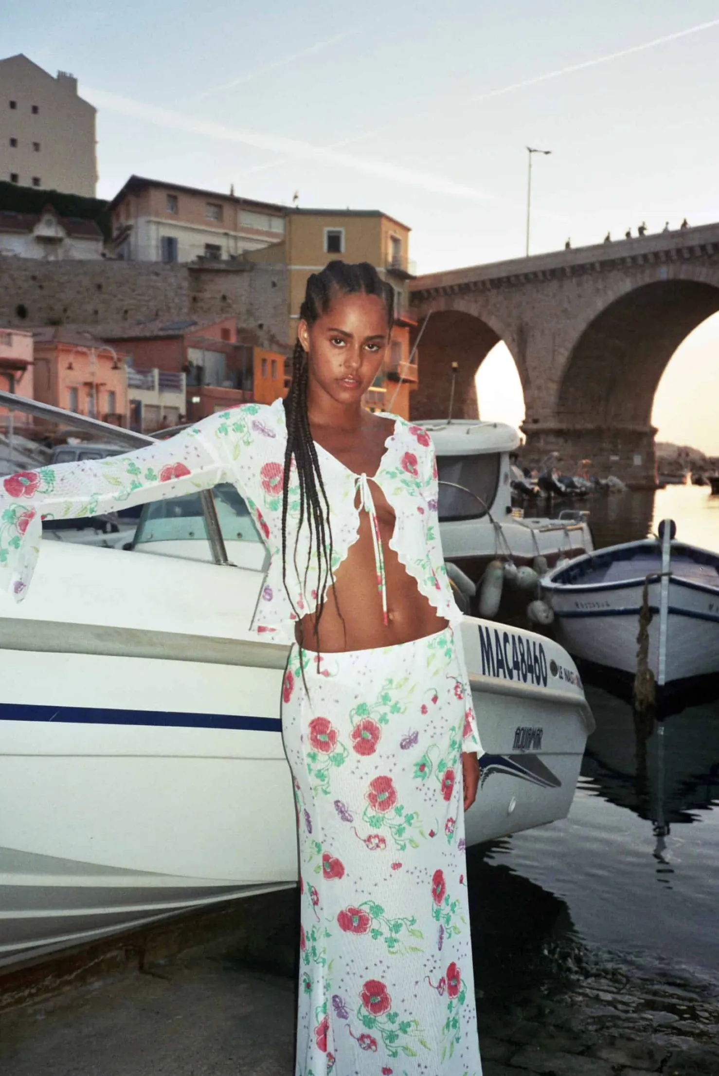 MaisonCléo Blouses|Tops>Blouse ouverte en mesh coquelicots & papillons avec manches volantées IMEN