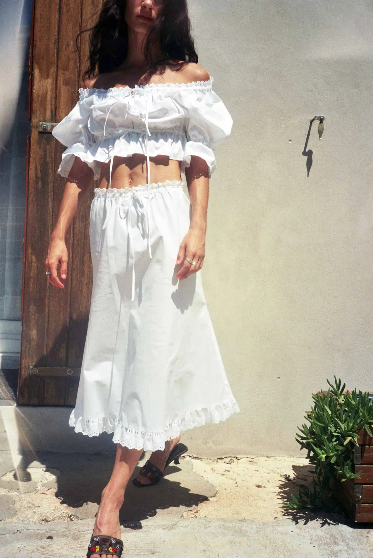 MaisonCléo Blouses>Blouse épaules nues en coton brodé ANGELE / nouvelle version