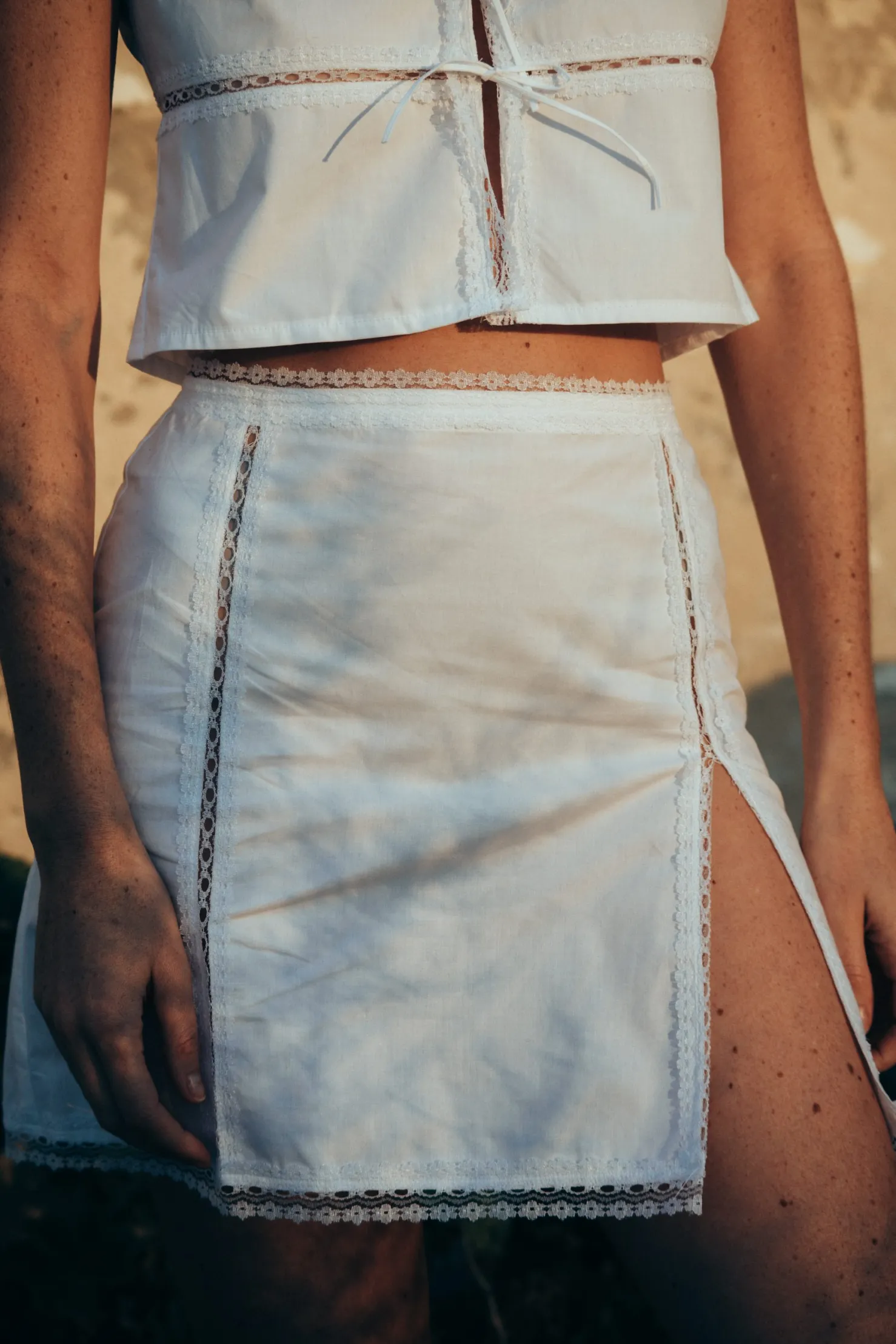 MaisonCléo Blouses|Tops>Blouse VANESSA bouffante en coton blanc et dentelle