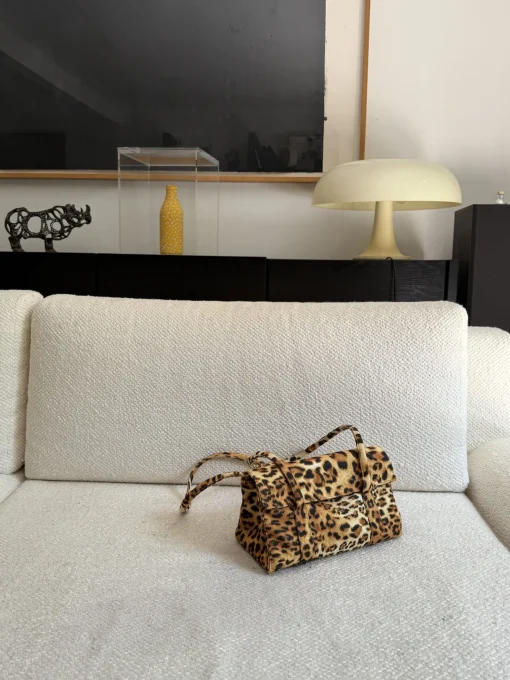 MaisonCléo Sacs>Collaboration de l&rsquo;été : Sac à main léopard et 2 produits de beauté Thomsen