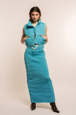 MaisonCléo Jupes>COUP DE FOUDRE défilé LOOK 19 – Longue jupe matelassée satinée bleu turquoise à ceinture