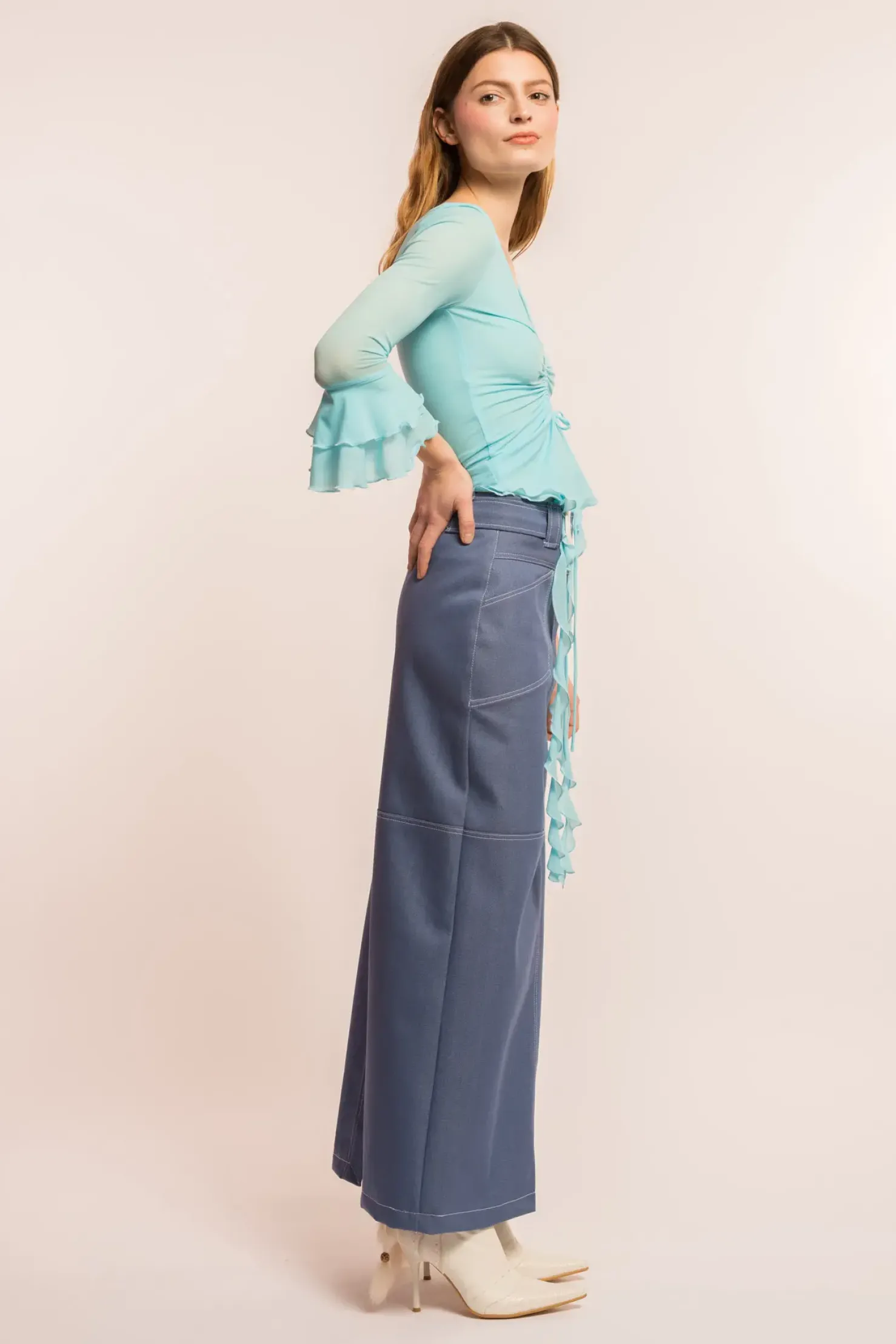 MaisonCléo Jupes>COUP DE FOUDRE défilé LOOK 3 – Jupe maxi en denim bleu clair avec ceinture coeur