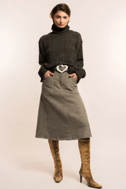 MaisonCléo Mailles|Jupes>COUP DE FOUDRE défilé LOOK 12 – Jupe midi en laine grise et ceinture coeur