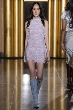 MaisonCléo Robes>COUP DE FOUDRE défilé LOOK 18 – Robe dos nu fluide volantée en soie vichy lilas