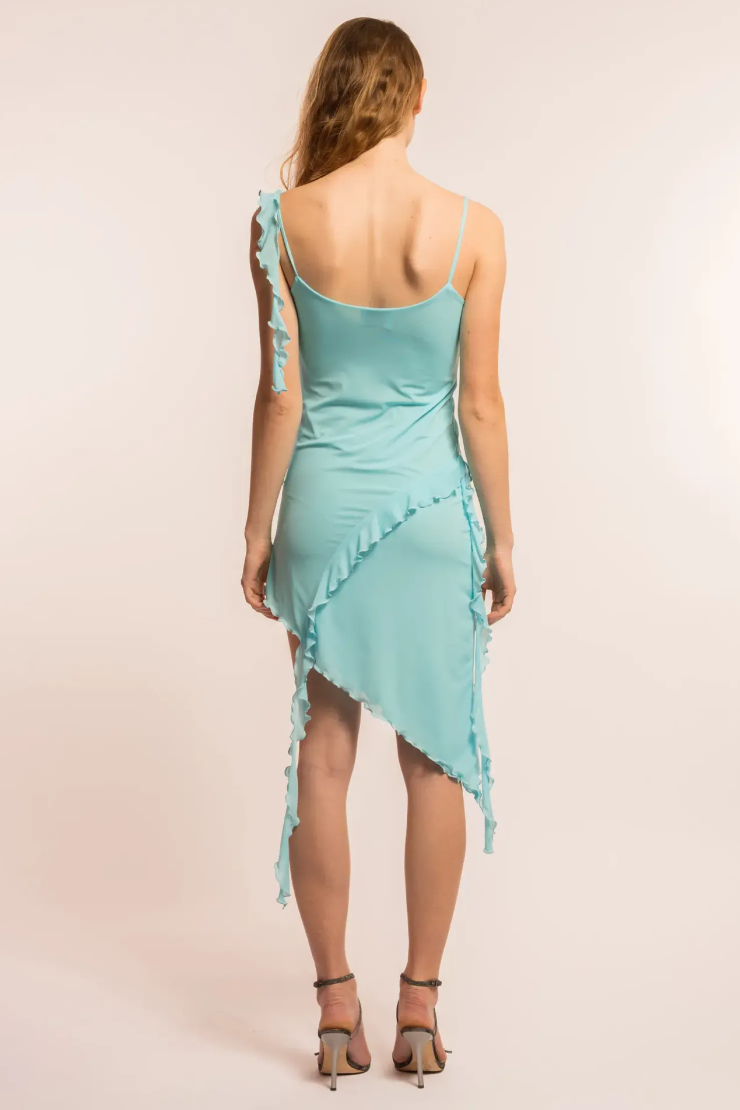 MaisonCléo Robes>COUP DE FOUDRE défilé LOOK 5 – Robe méduse asymétrique à bretelles bleu turquoise volantée