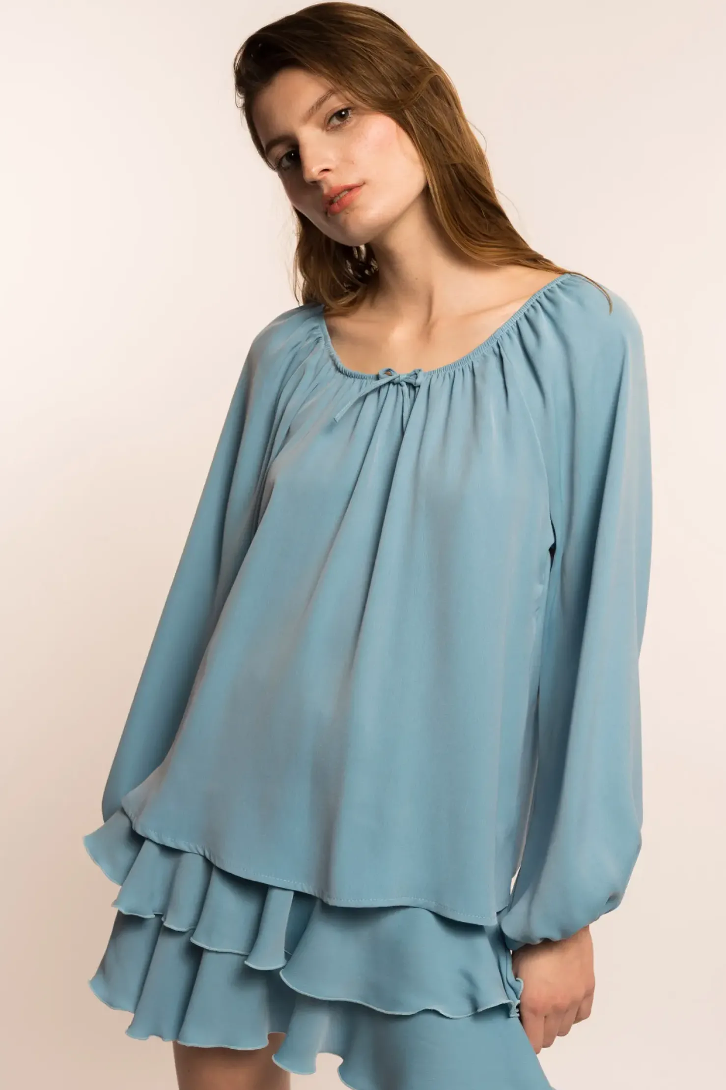 MaisonCléo Blouses|Tops>COUP DE FOUDRE défilé LOOK 28 – Blouse ample en soie bleu ciel