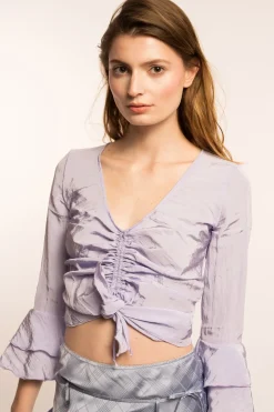MaisonCléo Blouses|Tops>COUP DE FOUDRE défilé LOOK 9 – Top froncé à manches 3/4 volantées irisé lilas