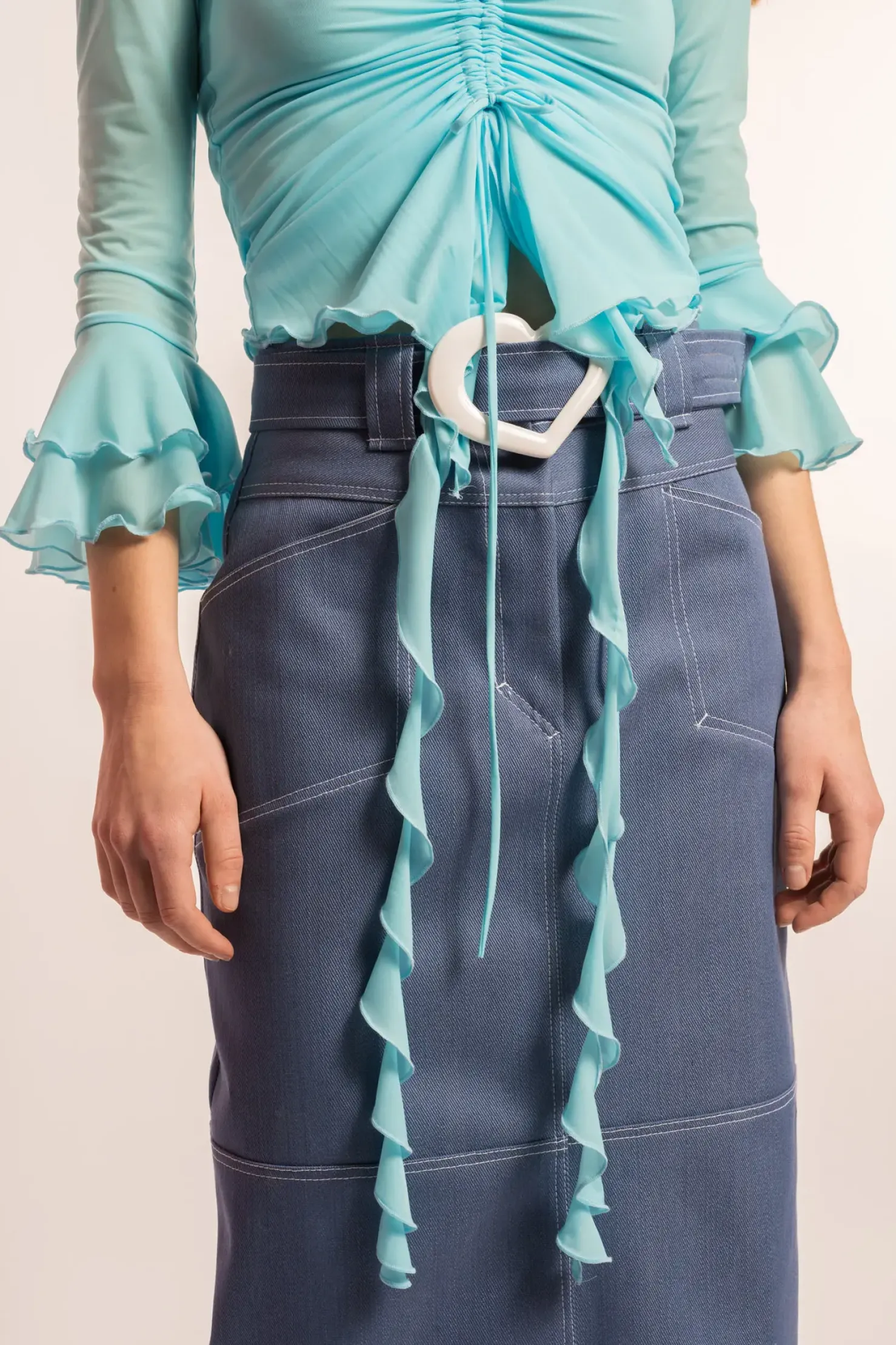 MaisonCléo Blouses|Tops>COUP DE FOUDRE défilé LOOK 3 – Top froncé en mesh à manches 3/4 volantées bleu turquoise