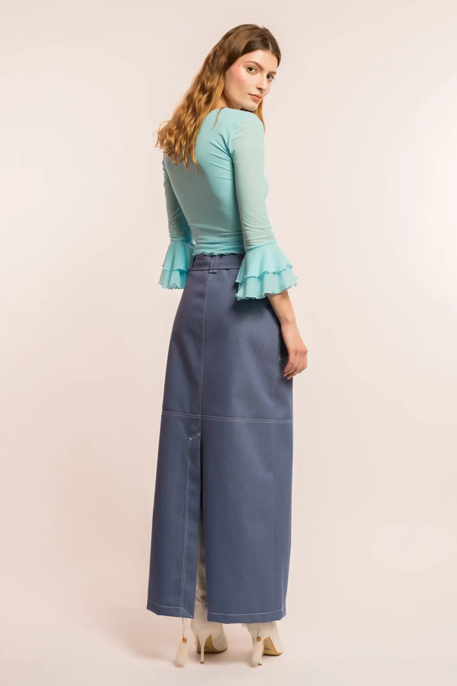 MaisonCléo Blouses|Tops>COUP DE FOUDRE défilé LOOK 3 – Top froncé en mesh à manches 3/4 volantées bleu turquoise