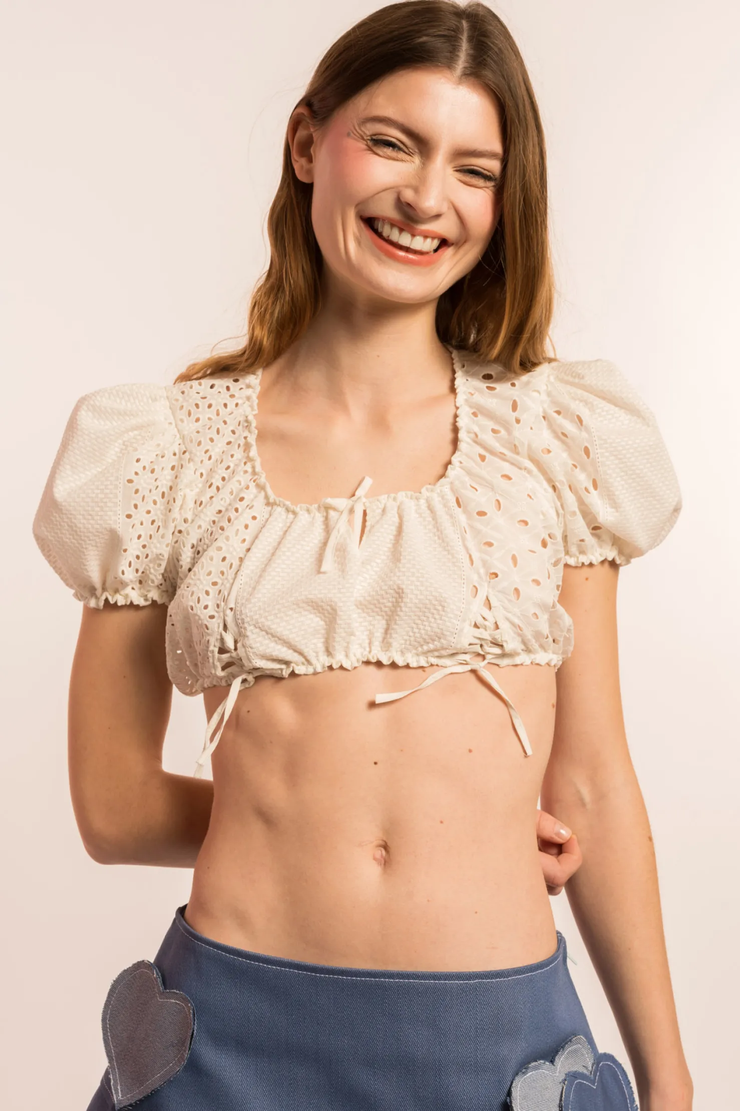 MaisonCléo Tops>COUP DE FOUDRE défilé LOOK 2 – Top mini bouffant en dentelle écrue ajourée