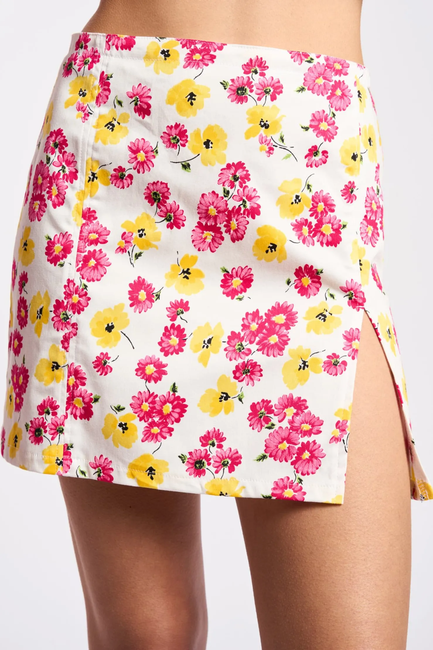 MaisonCléo Jupes>COUP DE FOUDRE II – Mini jupe fleurie en coton SOPHIA
