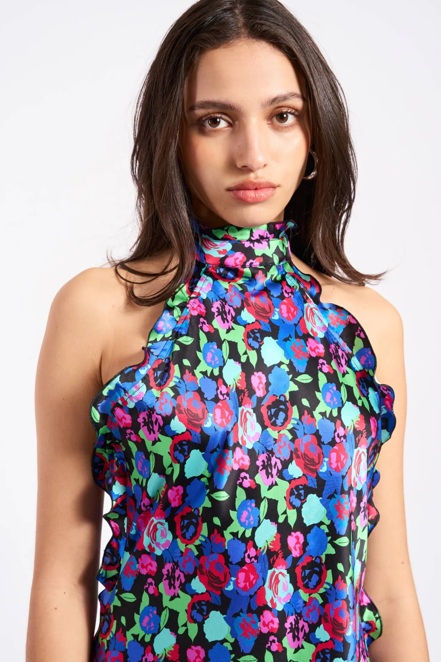 MaisonCléo Robes>COUP DE FOUDRE II – Robe dos nu fluide volantée en soie à motif roses multicolores