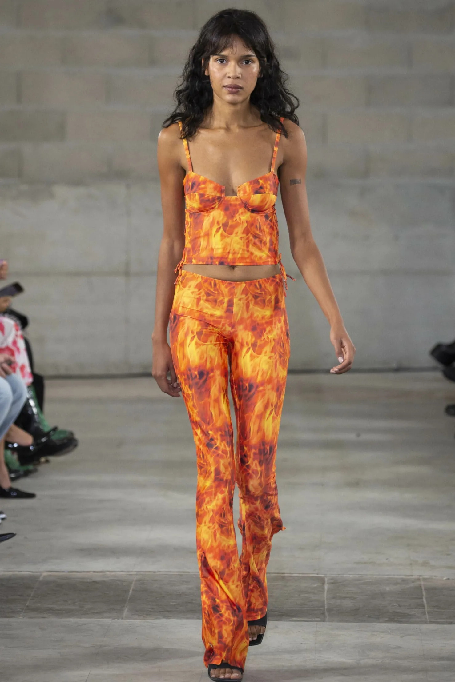 MaisonCléo Tops>FW22 RUNWAY LOOK 19 – Bustier à laçage motif flammes OCEANE