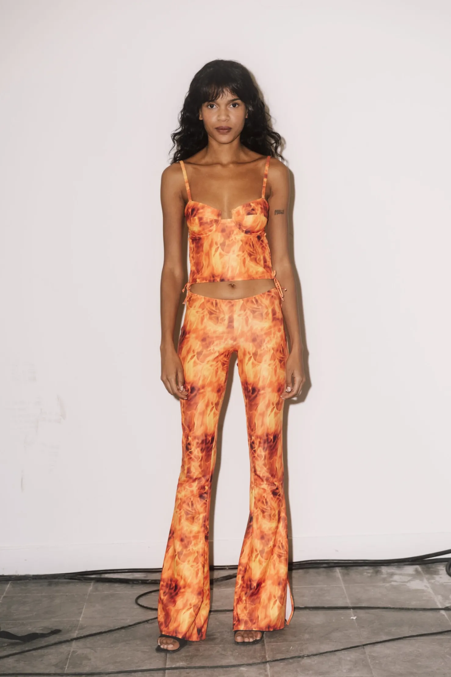 MaisonCléo Tops>FW22 RUNWAY LOOK 19 – Bustier à laçage motif flammes OCEANE