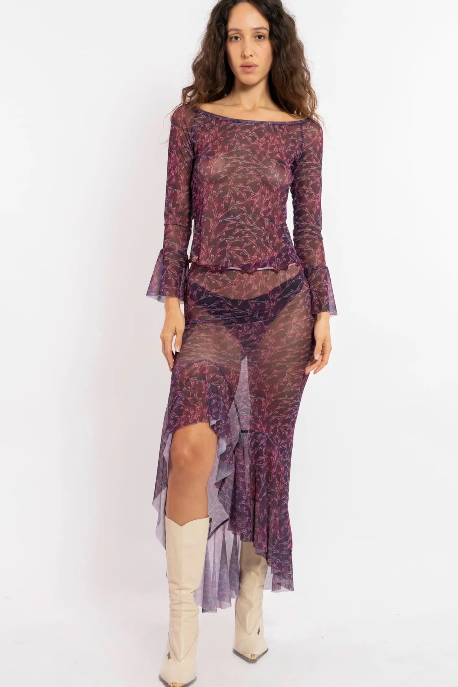 MaisonCléo Jupes>FW22 RUNWAY LOOK 10 – Jupe longue volantée motif fleurs bordeaux et violet en mesh LOUISA