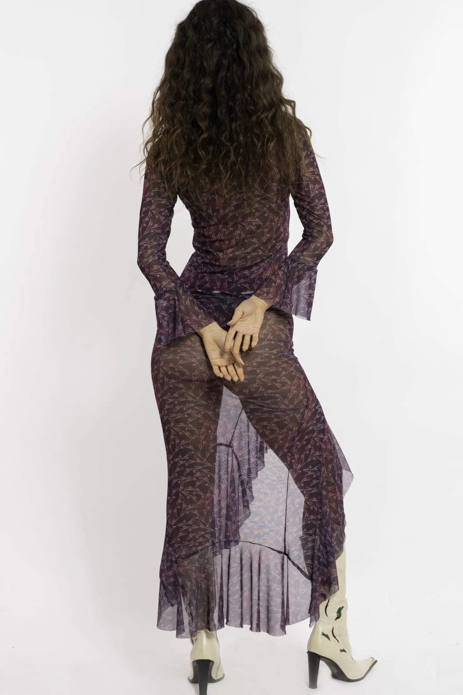 MaisonCléo Jupes>FW22 RUNWAY LOOK 10 – Jupe longue volantée motif fleurs bordeaux et violet en mesh LOUISA