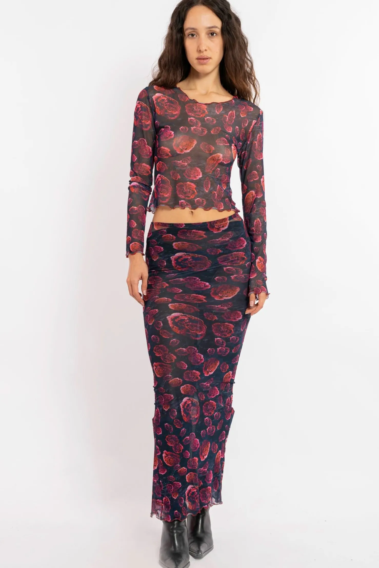 MaisonCléo Jupes>FW22 RUNWAY LOOK 23 – Jupe longue en mesh motif roses rouges BLAIR