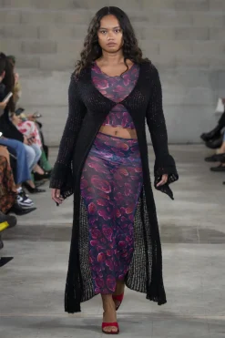 MaisonCléo Jupes>FW22 RUNWAY LOOK 23 – Jupe longue en mesh motif roses rouges BLAIR