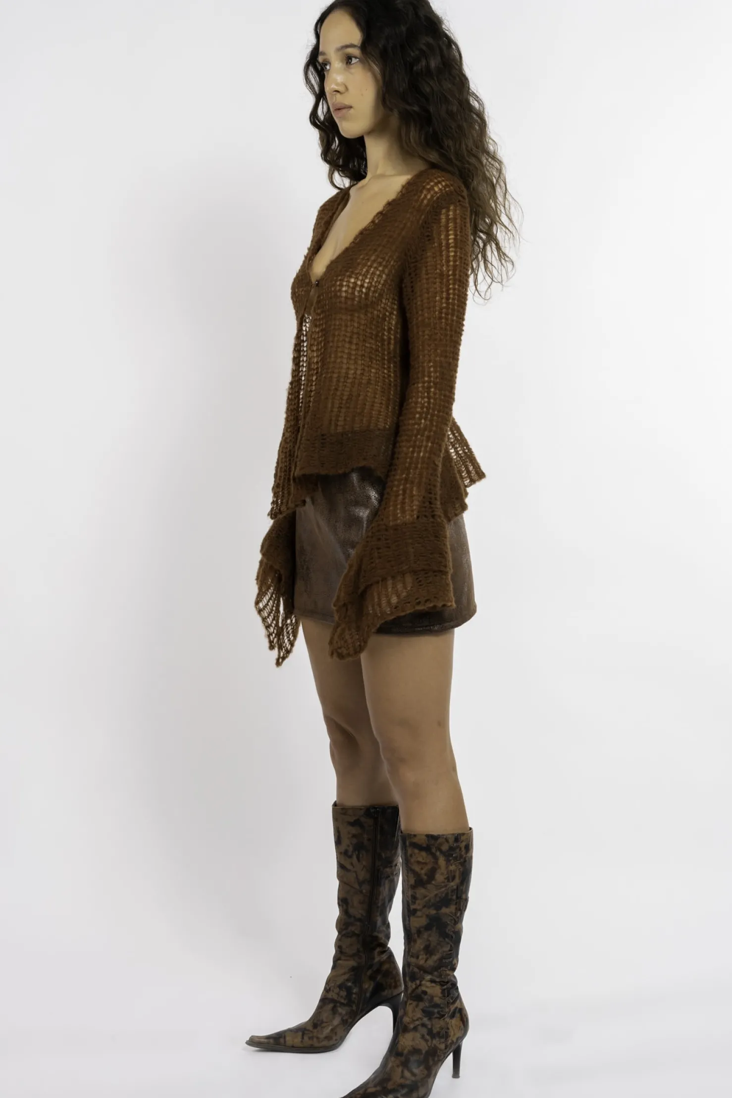 MaisonCléo Jupes>FW22 RUNWAY LOOK 1 – Mini jupe en faux cuir vieilli marron JADE