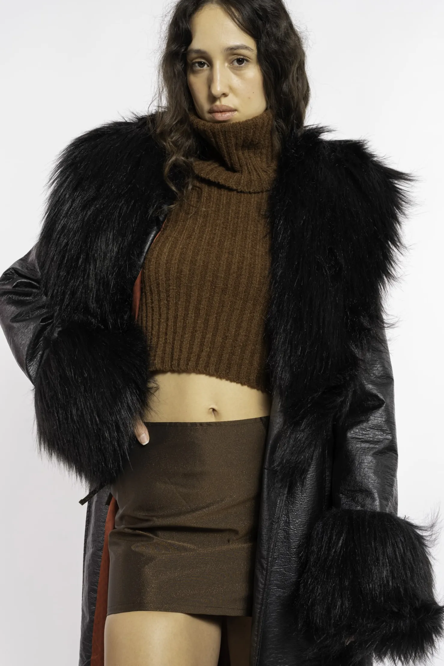 MaisonCléo Jupes>FW22 RUNWAY LOOK 22 – Mini jupe ajourée marron irisé en soie MONIQUE
