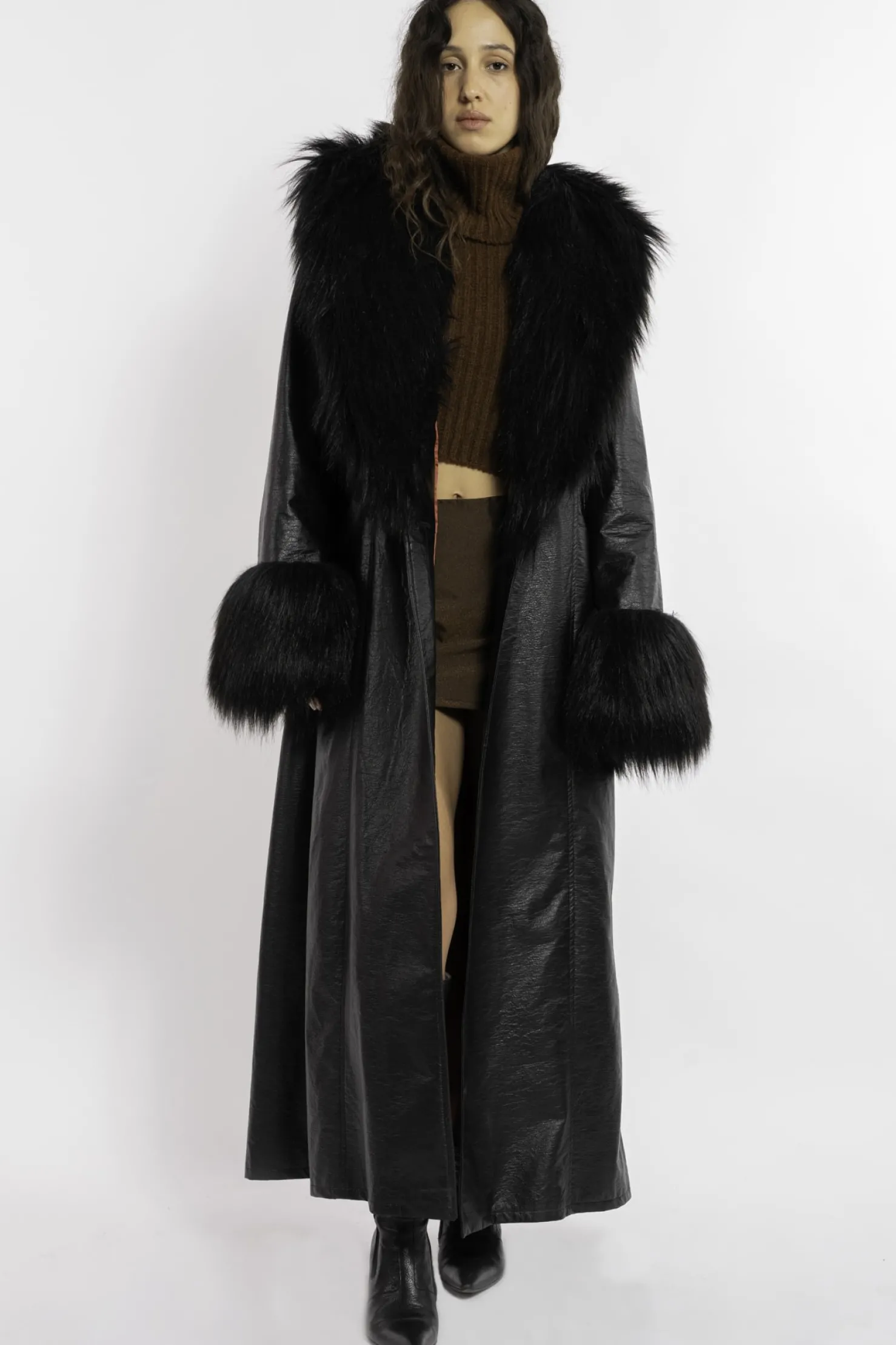 MaisonCléo Jupes>FW22 RUNWAY LOOK 22 – Mini jupe ajourée marron irisé en soie MONIQUE