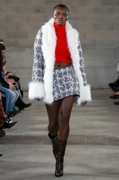 MaisonCléo Jupes>FW22 RUNWAY LOOK 25 – Mini jupe pied de poule fleurie en laine ANTONIA