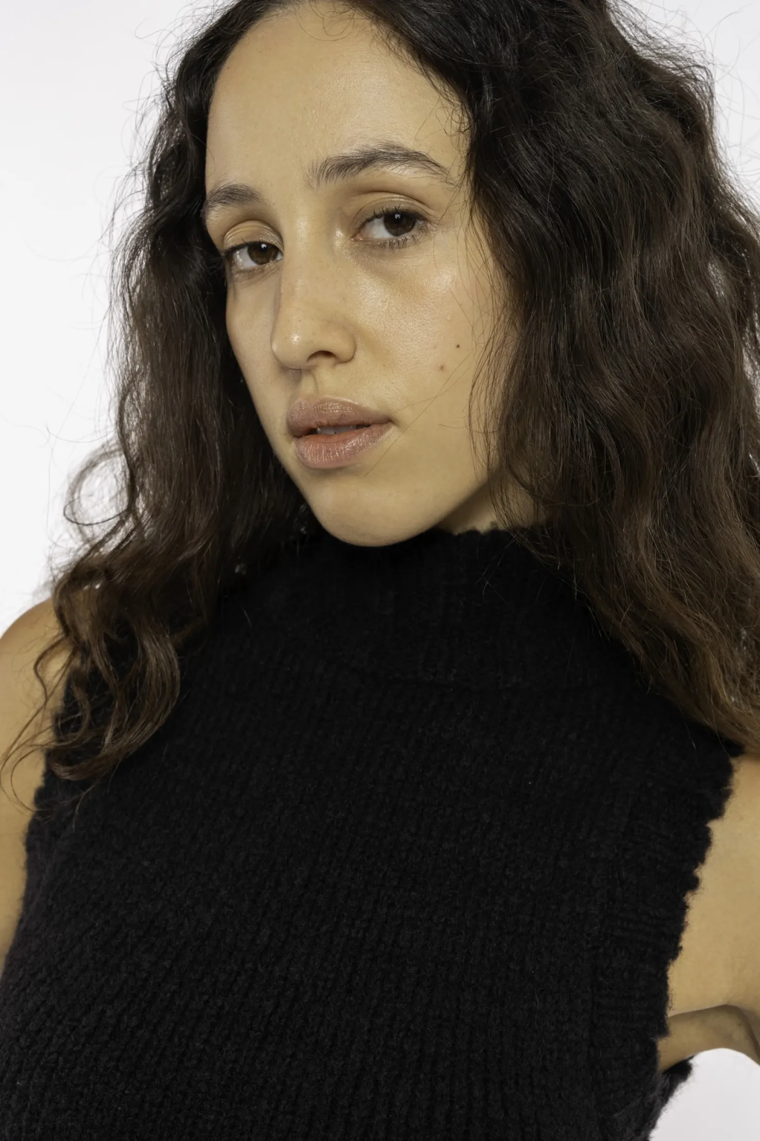 MaisonCléo Robes|Mailles>FW22 RUNWAY LOOK 15 – Mini robe noire tricotée en laine WENDY