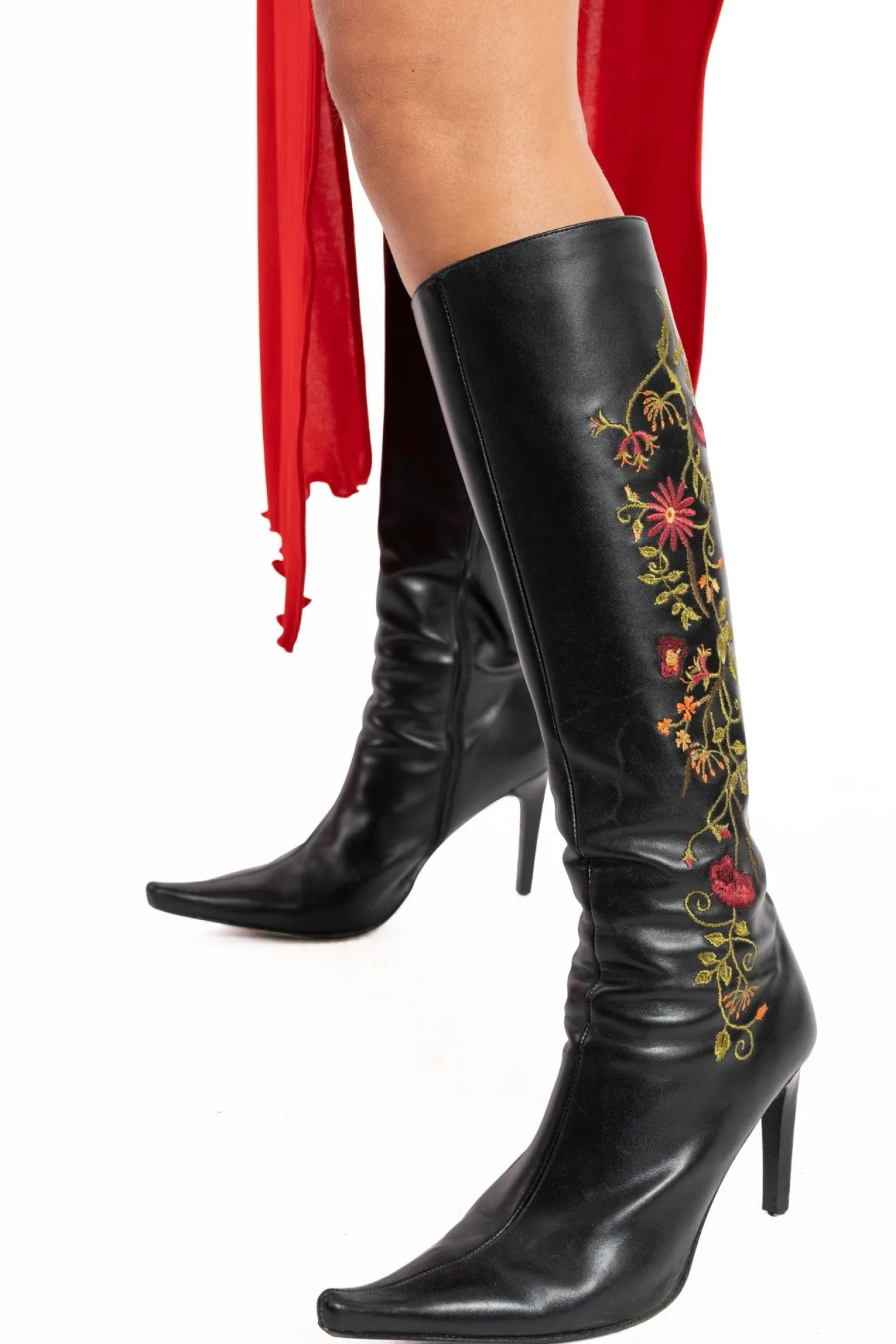 MaisonCléo Robes>FW22 RUNWAY LOOK 20 – Robe longue rouge fendue en jersey SAMANTHA