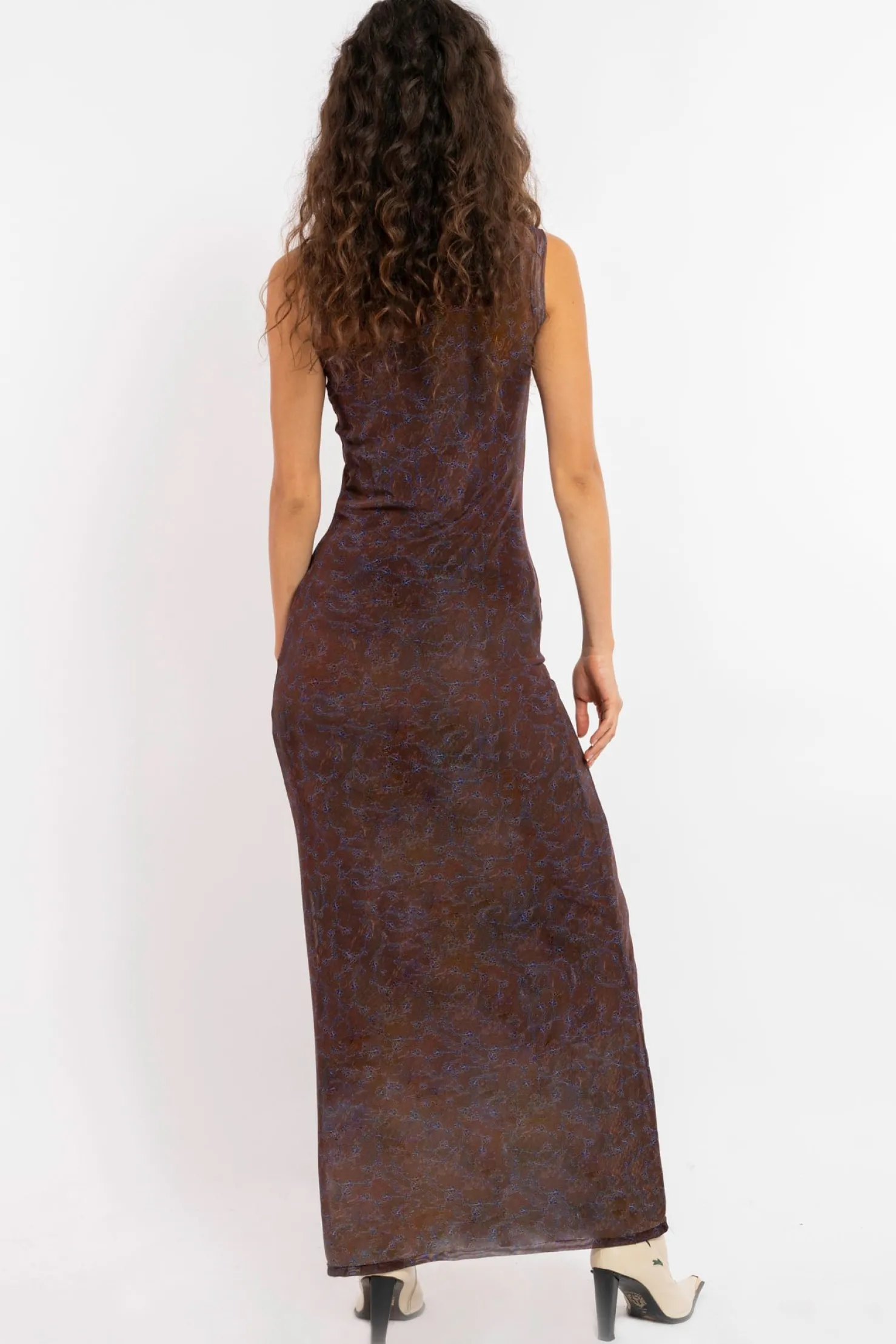 MaisonCléo Robes|Jupes>FW22 RUNWAY LOOK 5 – Robe tube marron sans manches à fleurs violettes en mesh CARLA