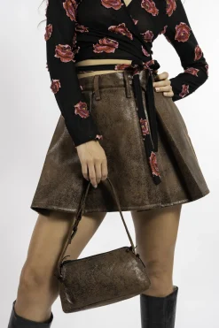 MaisonCléo Sacs>FW22 RUNWAY LOOK 3 – Sac baguette en faux cuir vieilli marron EMMANUELLE