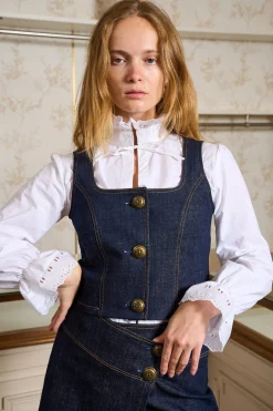 MaisonCléo Cardigans>Gilet cintré boutonné en denim foncé brut SALLY