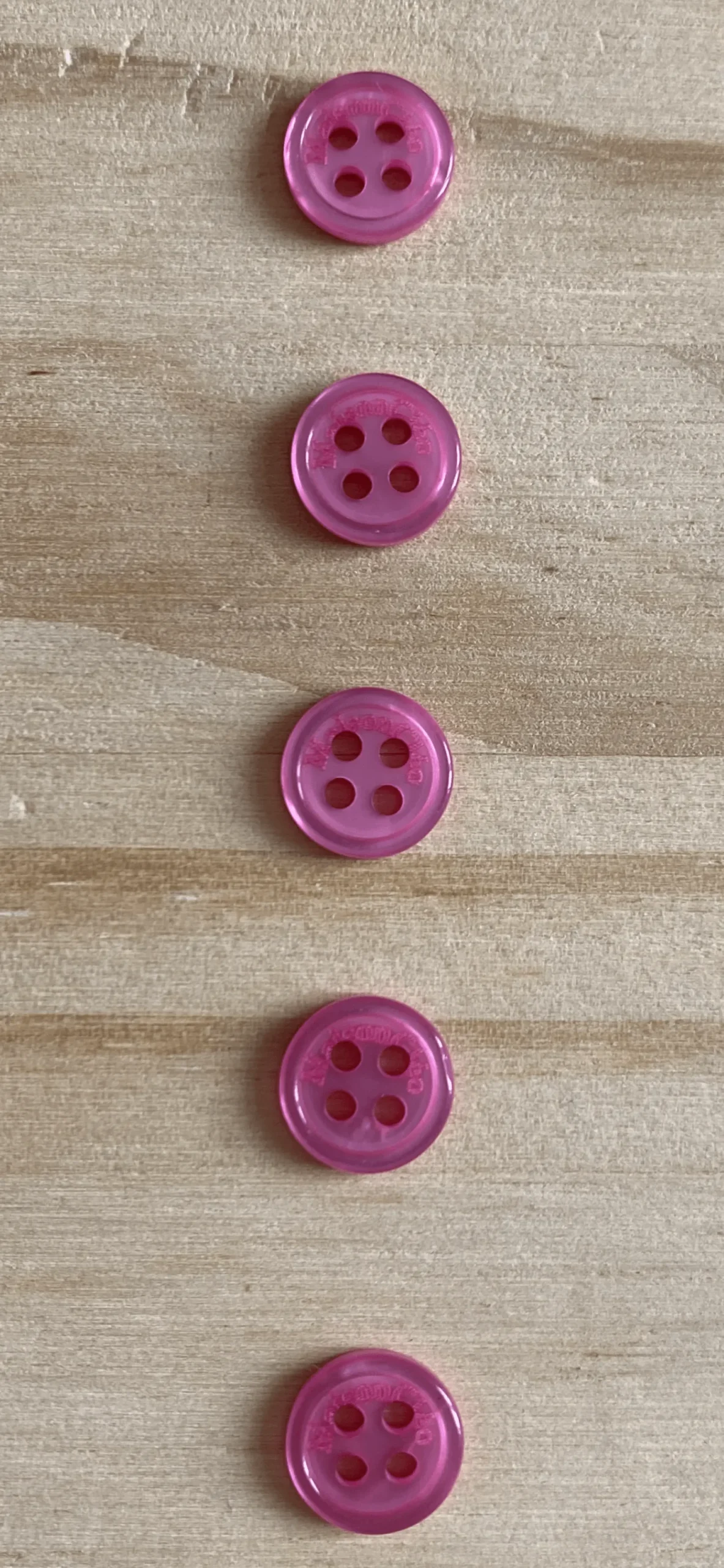 MaisonCléo Cardigans|Mailles>Gilet tricoté rose bonbon en coton organique LORE