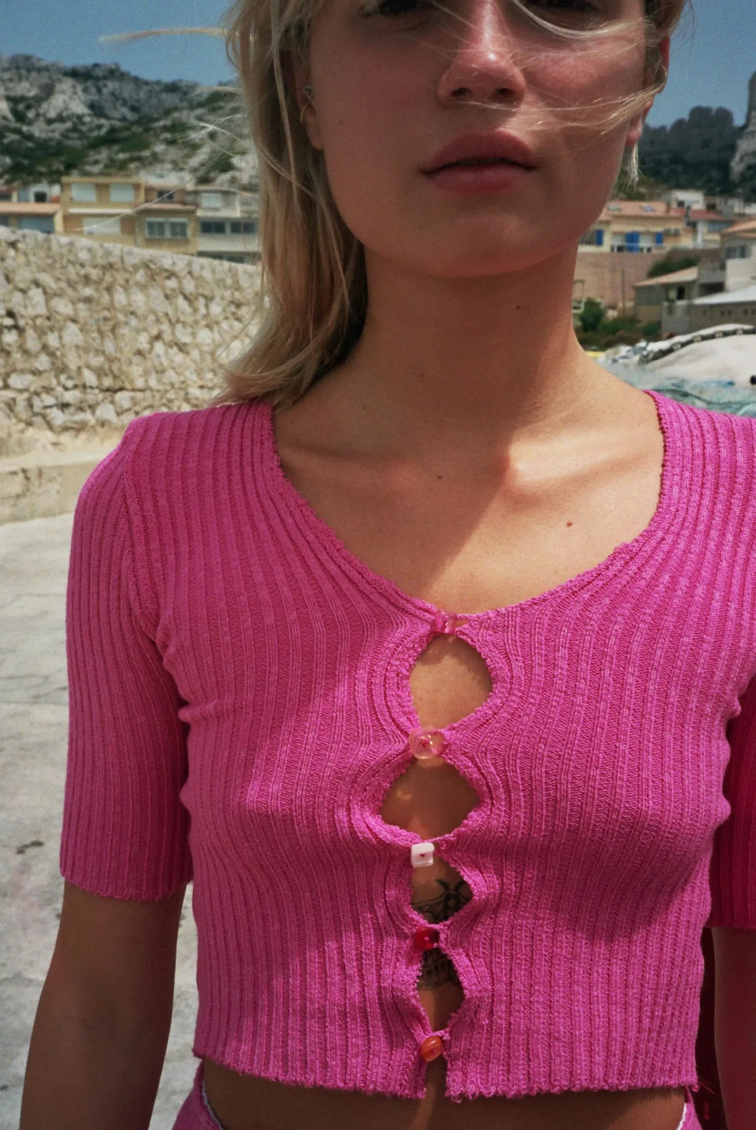MaisonCléo Cardigans|Mailles>Gilet tricoté rose bonbon en coton organique LORE