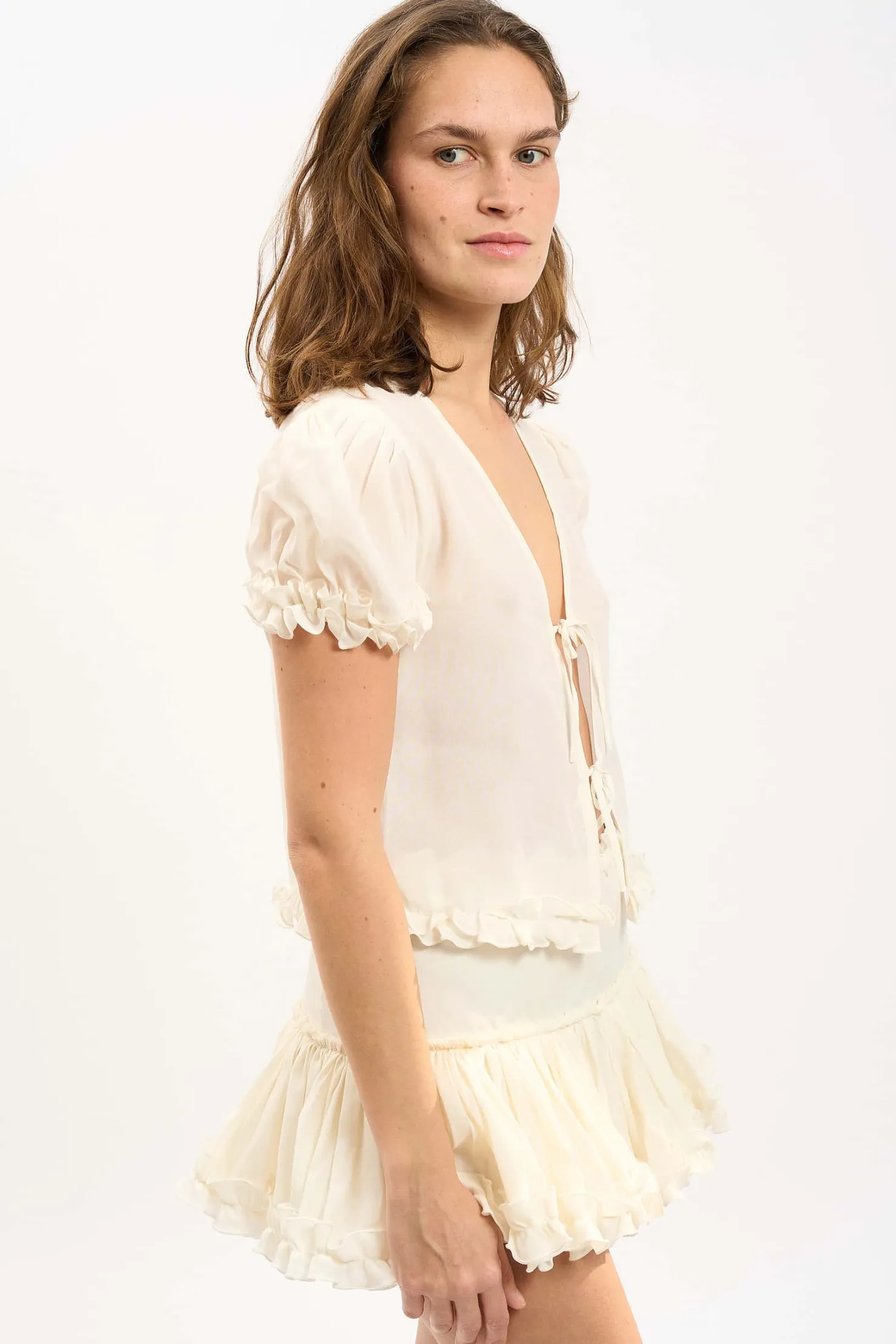 MaisonCléo Blouses|Tops>LA BADOULE LOOK 5 – Blouse ARIANE en organza de soie blanc cassé volantée