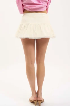 MaisonCléo Jupes>LA BADOULE LOOK 22 – Mini jupe ROMY en coton et lin crème avec dentelle fleurie