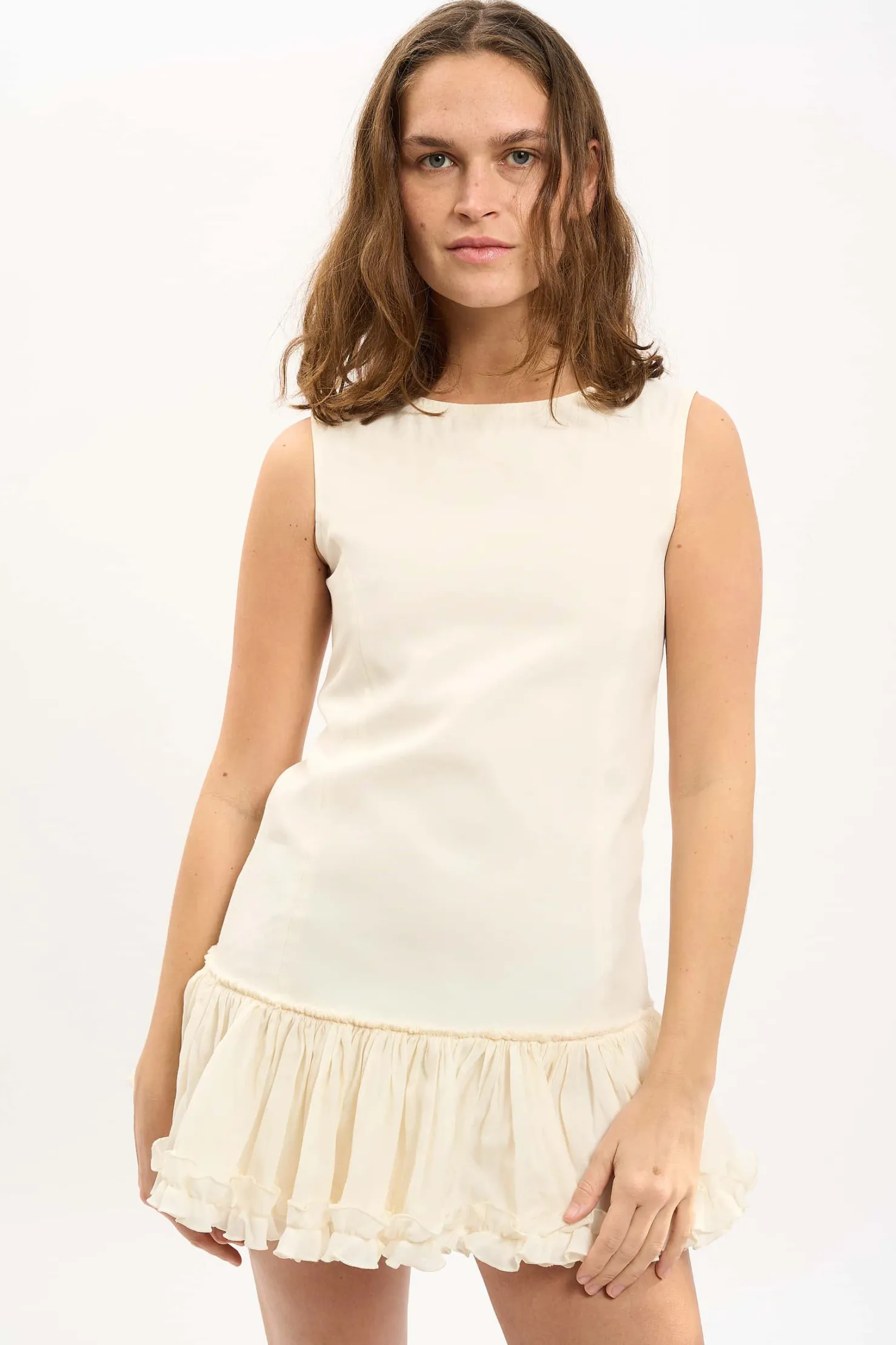 MaisonCléo Robes>LA BADOULE LOOK 13 – Robe LOUISE en soie et coton blanc cassé volantée