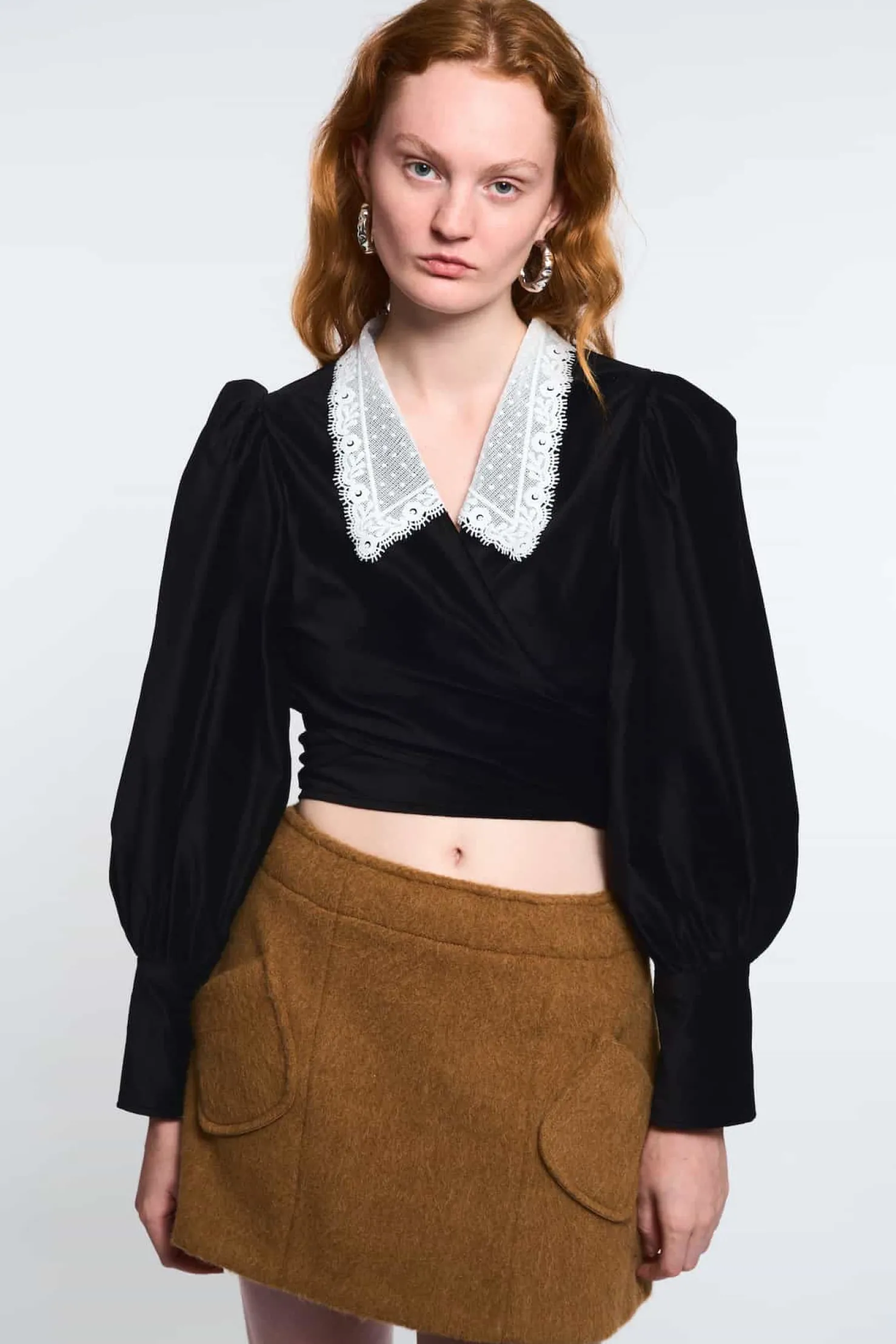 MaisonCléo Jupes>LA POUPETTE DÉFILÉ LOOK 5 – Jupe en laine épaisse et poches marron camel AZENOR