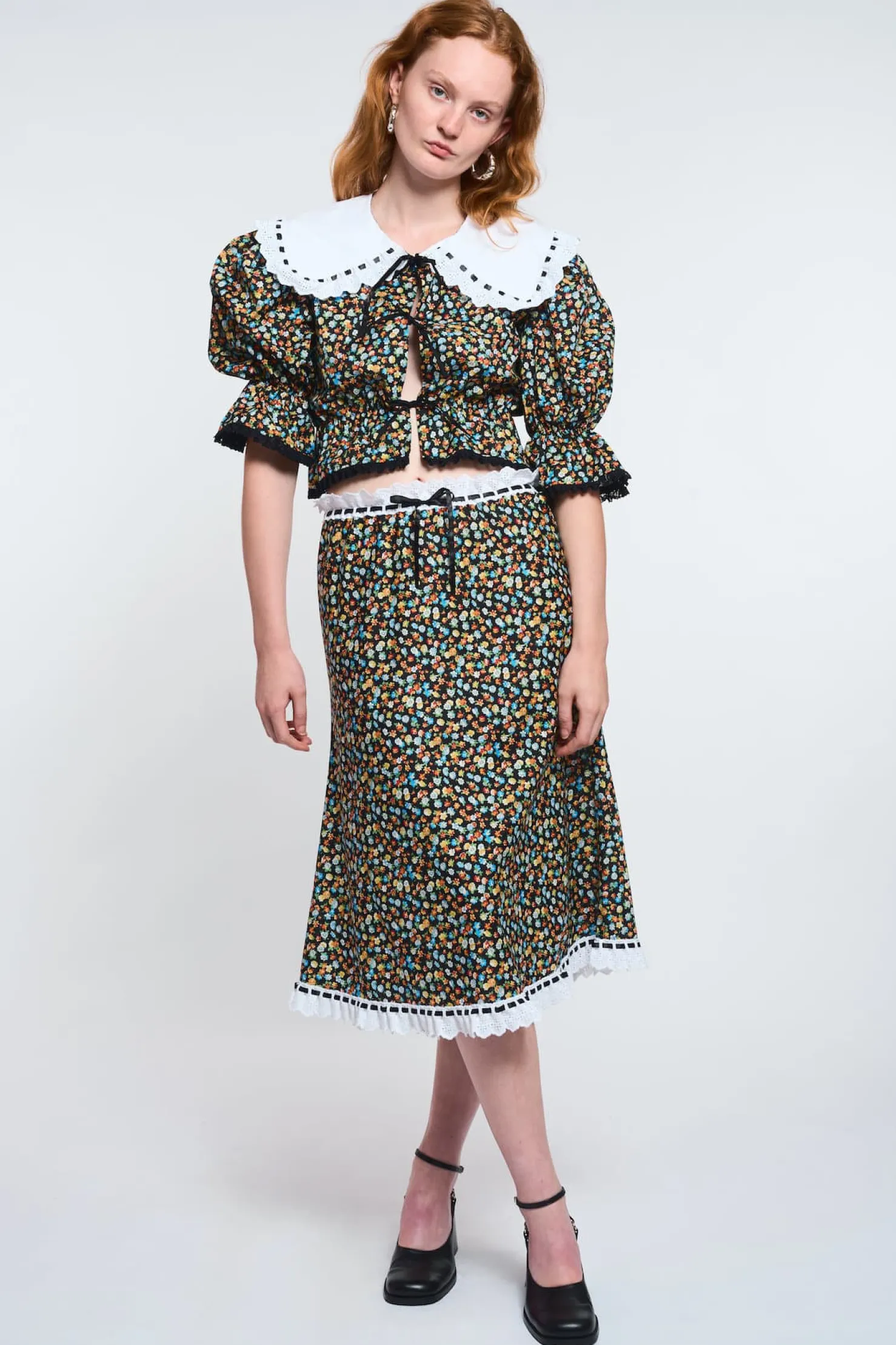MaisonCléo Jupes>LA POUPETTE DÉFILÉ LOOK 13 – Jupe midi en coton fleurie DENEZA avec broderies