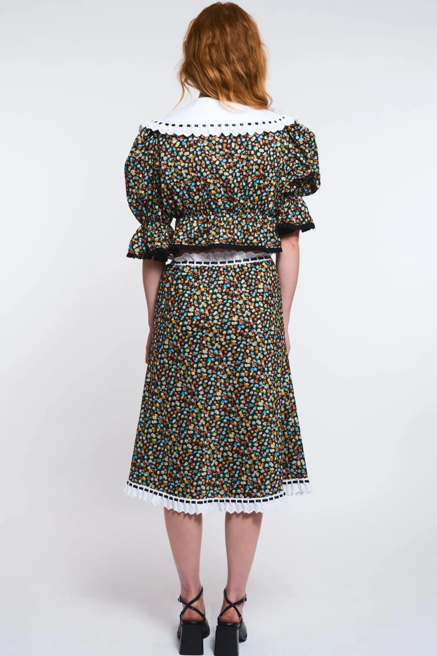 MaisonCléo Jupes>LA POUPETTE DÉFILÉ LOOK 13 – Jupe midi en coton fleurie DENEZA avec broderies