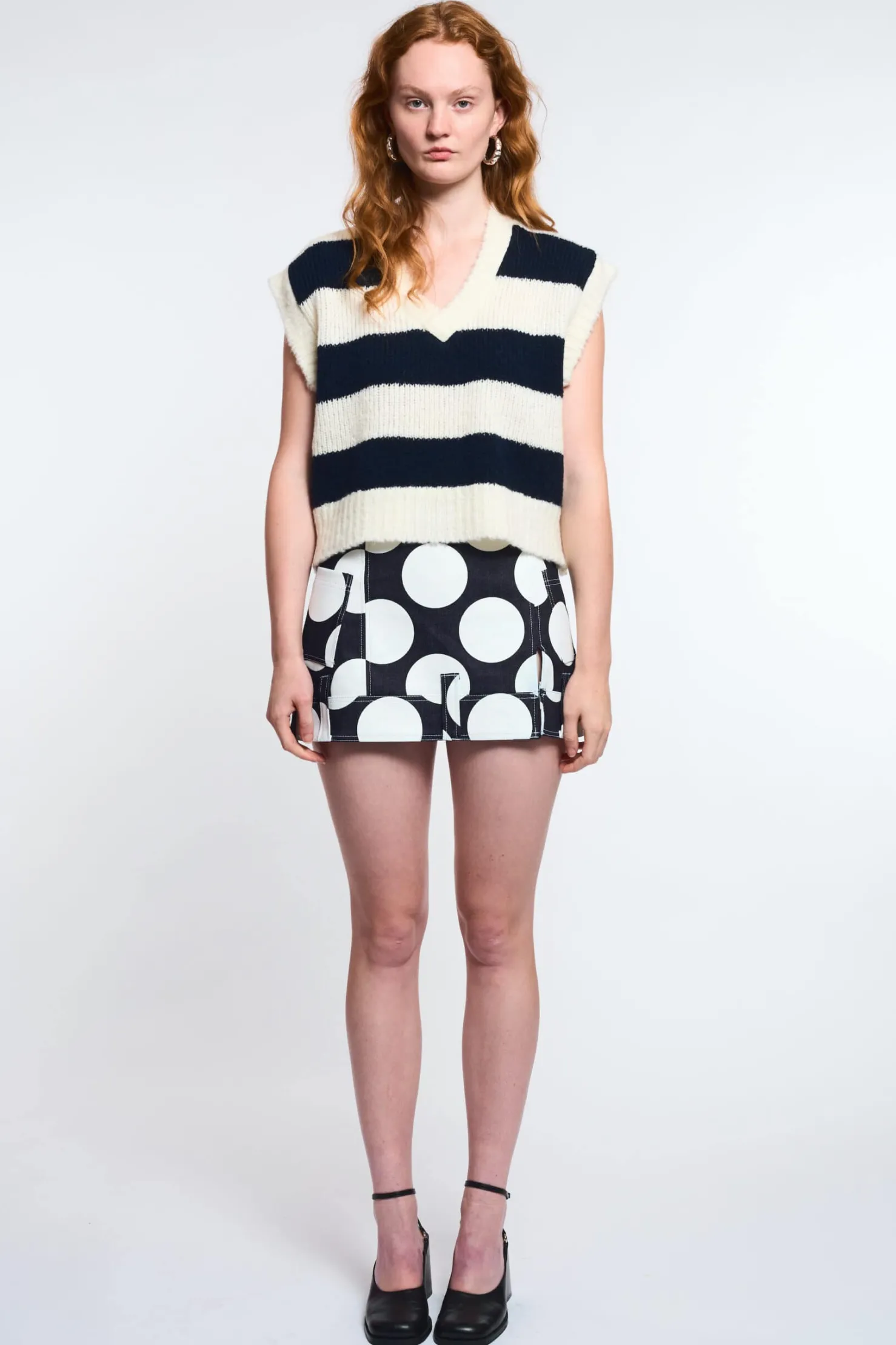 MaisonCléo Jupes>LA POUPETTE DÉFILÉ LOOK 31 – Mini jupe LUSIA en jean à pois blancs