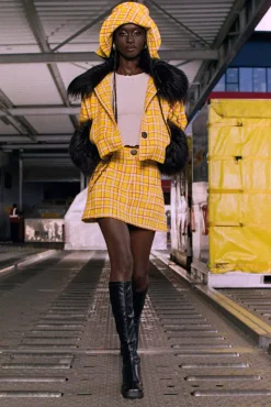 MaisonCléo Jupes>LA POUPETTE DÉFILÉ LOOK 21- Chapeau ROGER tweed laine jaune tartan petit format