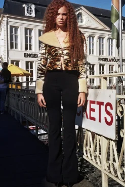 MaisonCléo Pantalons / Shorts>Pantalon évasé flare noir stretchy avec poches devant DANIELA
