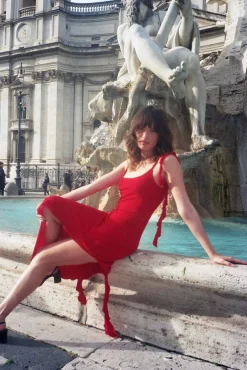 MaisonCléo Robes>Robe asymétrique à bretelles rouge volantée ALESSANDRA – Capsule L&rsquo;AMOUR